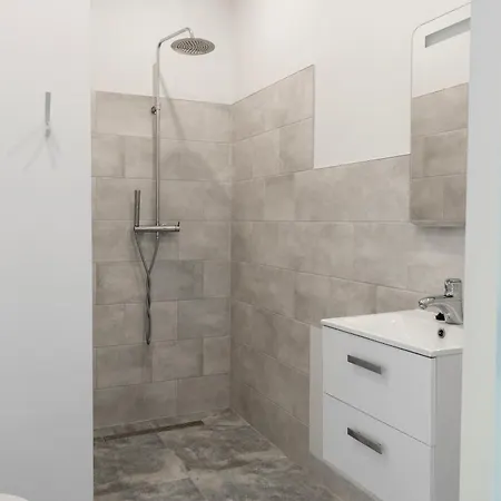 Bedroom, Airco, Free Parking & Private Bathroom
