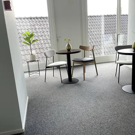 Bedroom, Airco, Free Parking & Private Bathroom Apartment