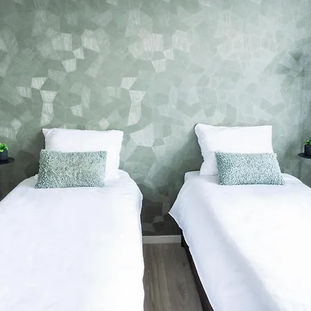 Apartment Bedroom, Airco, Free Parking & Private Bathroom *