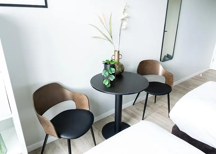 Trendy W Free Parking & Private Bathroom Lägenhet