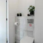 Trendy W Free Parking & Private Bathroom *