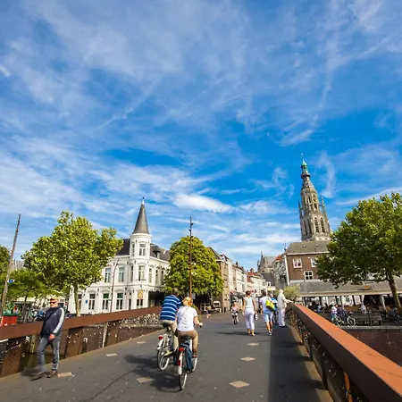 Trendy W Free Parking & Private Bathroom Apartment *