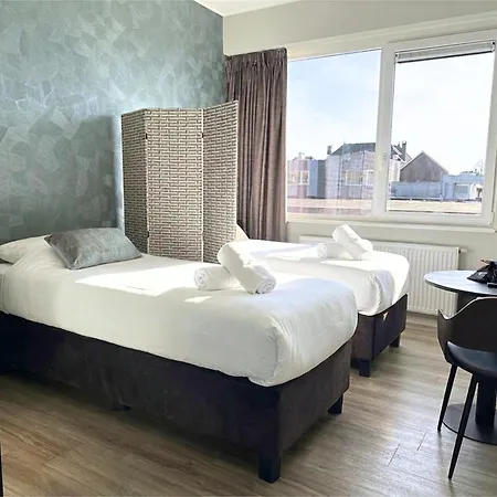 Trendy W Free Parking & Private Bathroom *